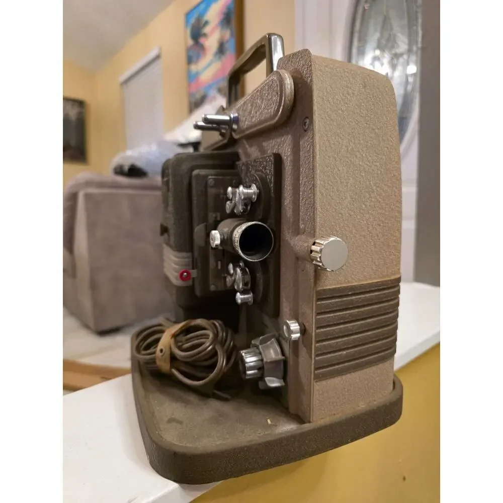 Vintage Keystone K100 8mm Movie Projector 5 Amps.115 Volts. A. C. Keystone Camer